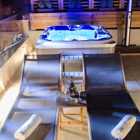 With Jacuzzi, Tavern And Shared Pool * Sveti Filip i Jakov