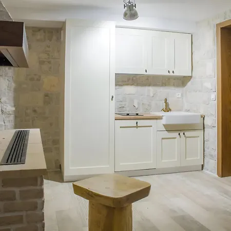 Lejlighed With Jacuzzi, Tavern And Shared Pool Sveti Filip i Jakov