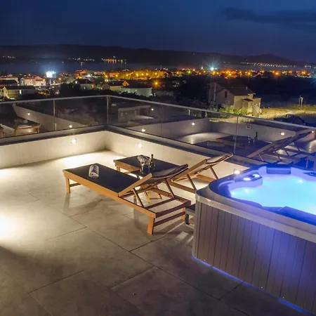 With Jacuzzi, Tavern And Shared Pool Sveti Filip i Jakov