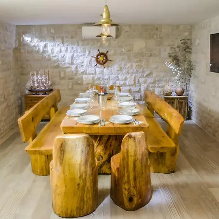 With Jacuzzi, Tavern And Shared Pool Sveti Filip i Jakov
